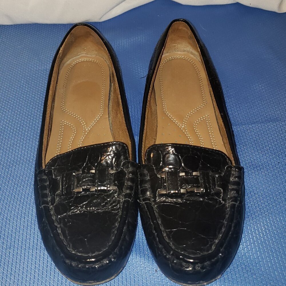 Naturalizer Women's 7.5M Black Snakeskin Embossed Leather Loafers